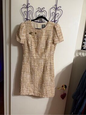 🥳 10 Vince Camuto Elegant Cream Sequin Tweed Short-Sleeve Dress